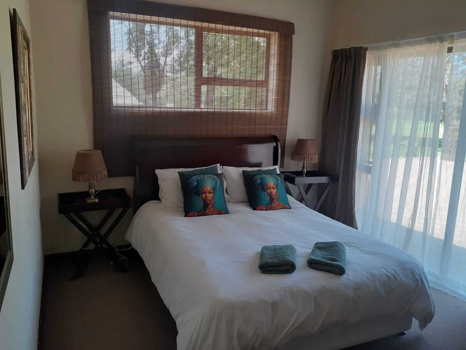 Standard Double Room, Garden View | In-room safe, desk, bed sheets