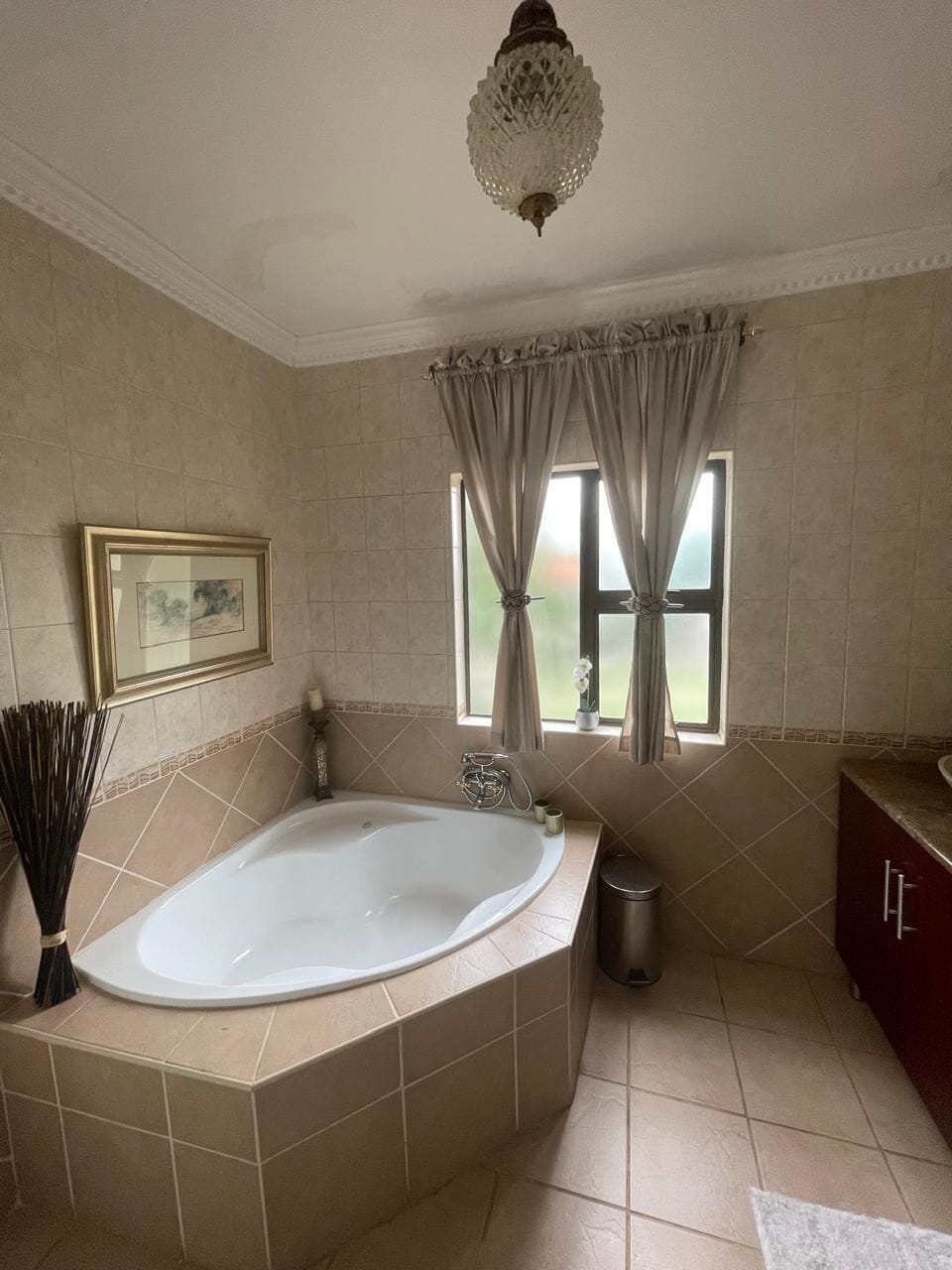 Luxury Suite, Garden View | In-room safe, desk, bed sheets