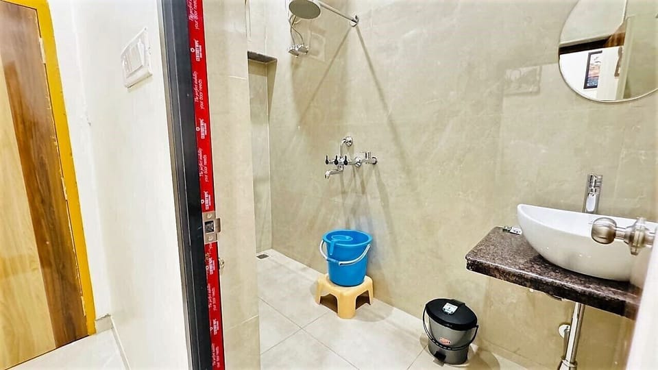 Comfort Triple Room | Bathroom | Shower, towels, soap, toilet paper