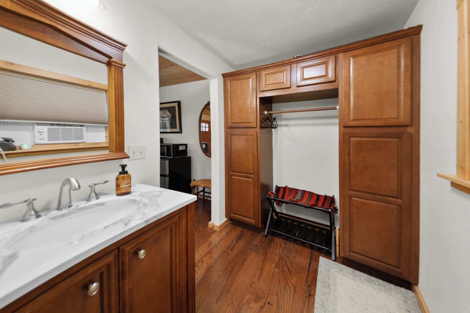 Studio, 1 Queen Bed, Mountain View (Moose Hollow) | Coffee and/or coffee maker