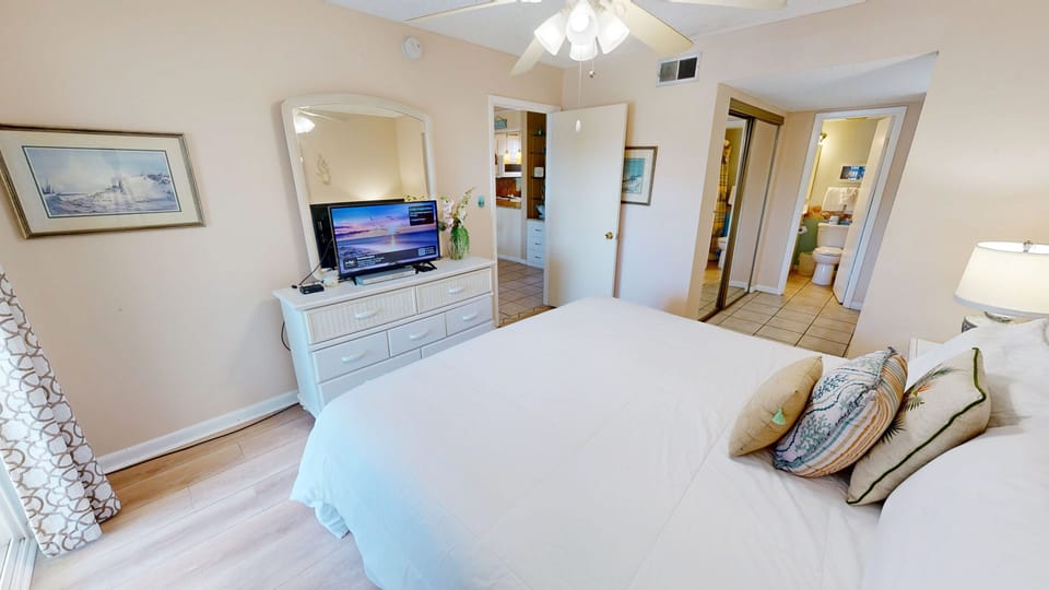 Condo, 1 Bedroom | 1 bedroom, iron/ironing board, WiFi (free)