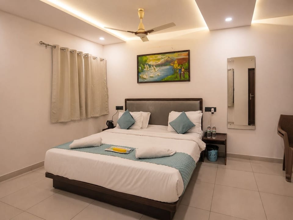 Superior Room | Desk, WiFi (free), bed sheets