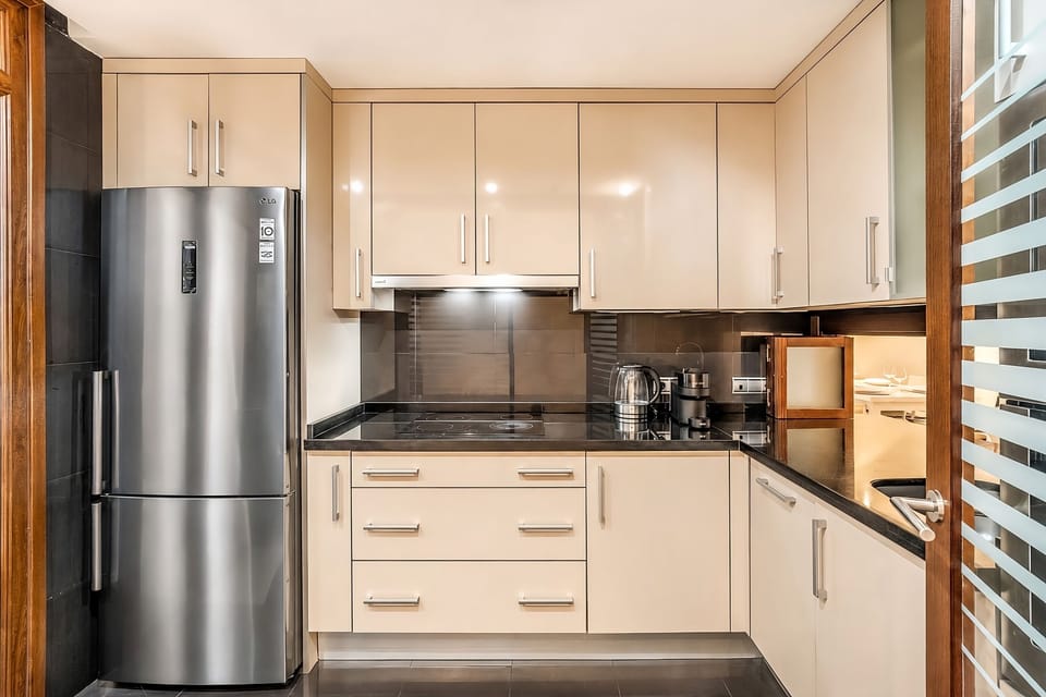 Apartment (2 Bedrooms) | Private kitchen | Microwave, dishwasher, espresso maker, electric kettle