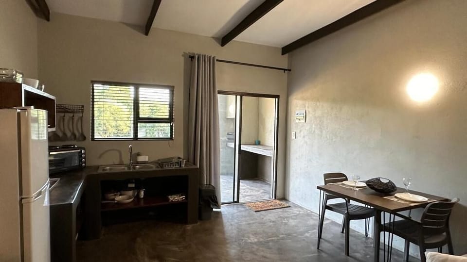 Apartment, 2 Bedrooms, Smoking, Garden View | Private kitchen