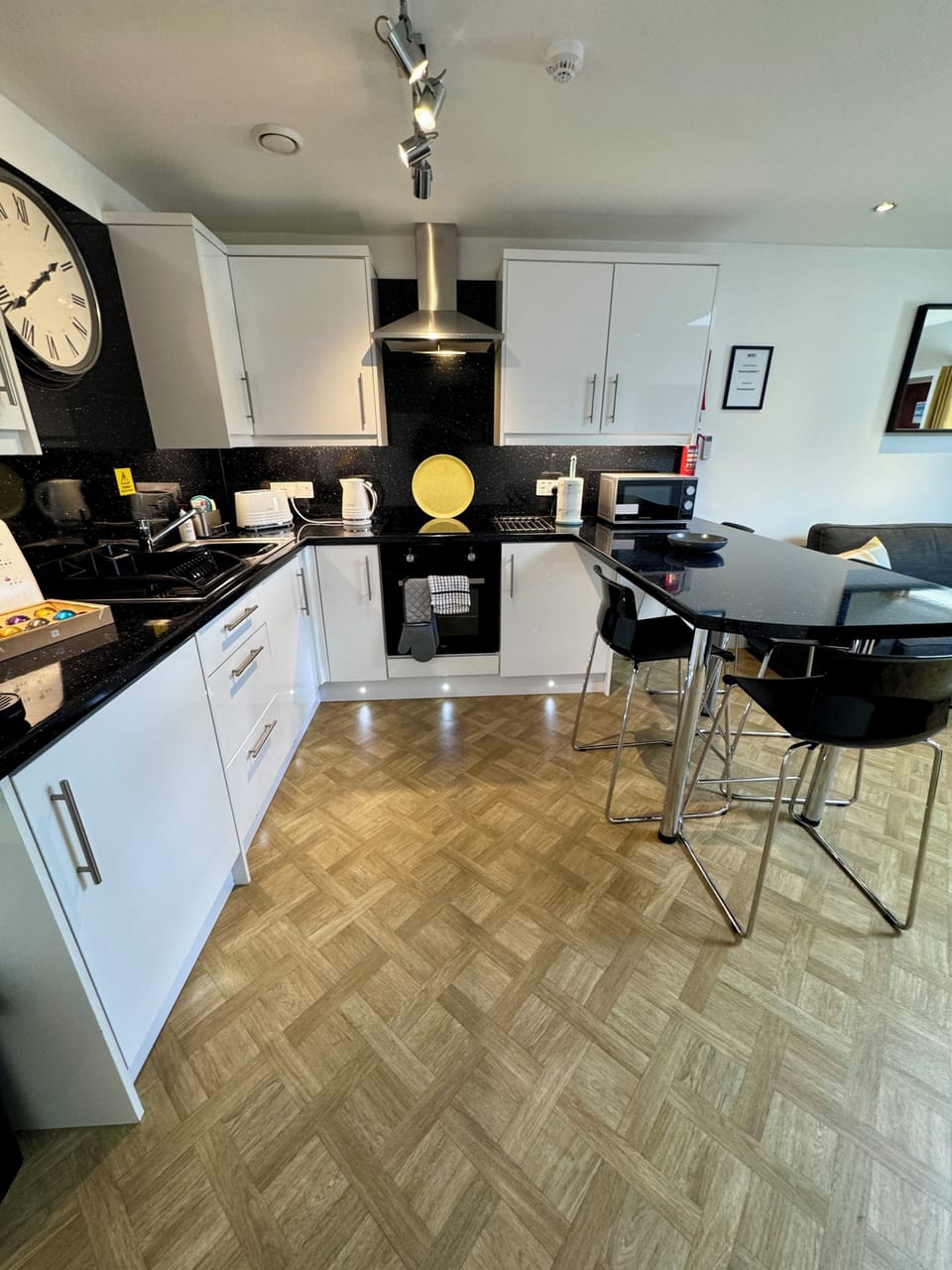 Apartment, 1 Bedroom (First Floor) | Private kitchen