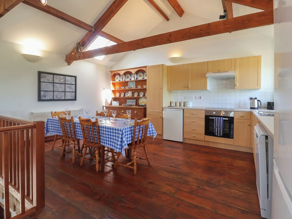 Dishwasher, cookware/dishes/utensils