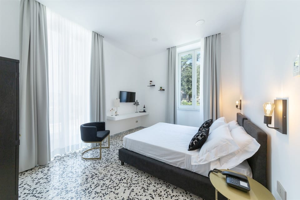 Superior Room | Desk, laptop workspace, free WiFi, bed sheets