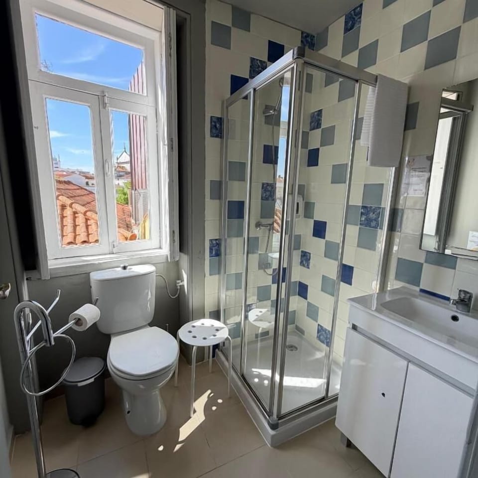 Shared Dormitory, Men only | Bathroom