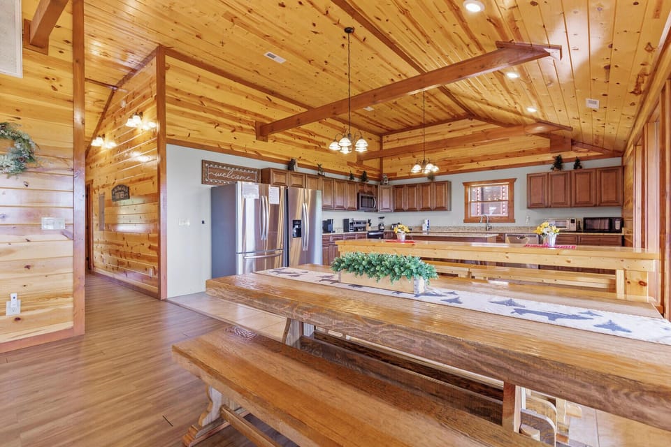 Cabin, Multiple Beds, Mountain View (The Lodge at Whispering Waters) | Dining