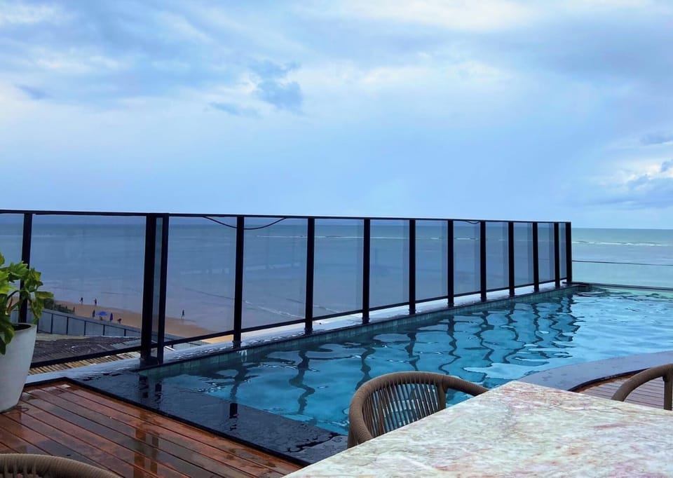 Outdoor pool, sun loungers