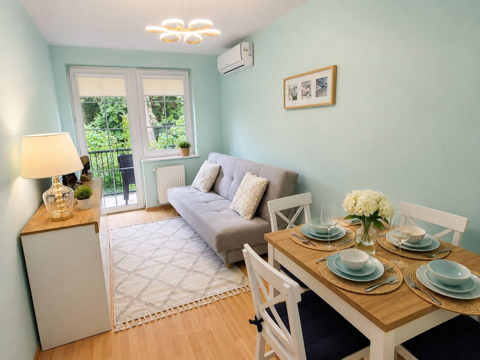 Comfort Apartment | Dining
