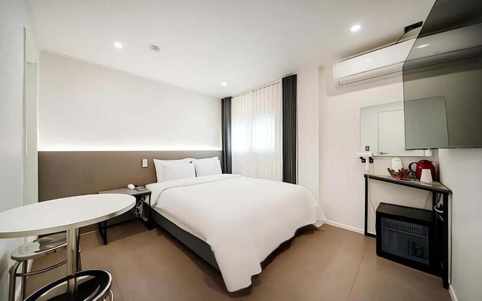 Standard Double Room | WiFi (free)
