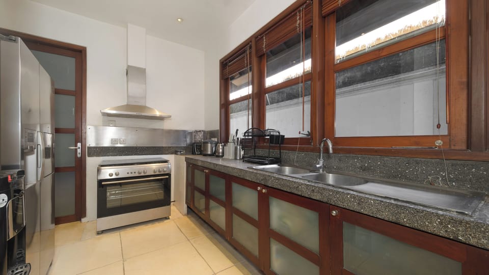 Villa, Pool View | Private kitchen | Fridge, microwave, oven, stovetop