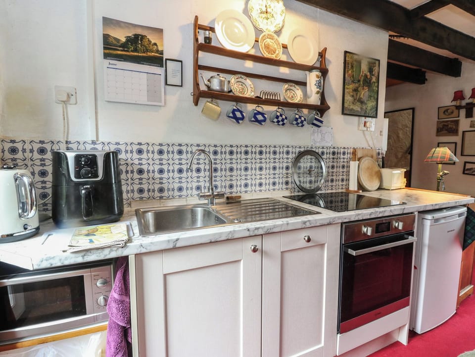 Dishwasher, cookware/dishes/utensils