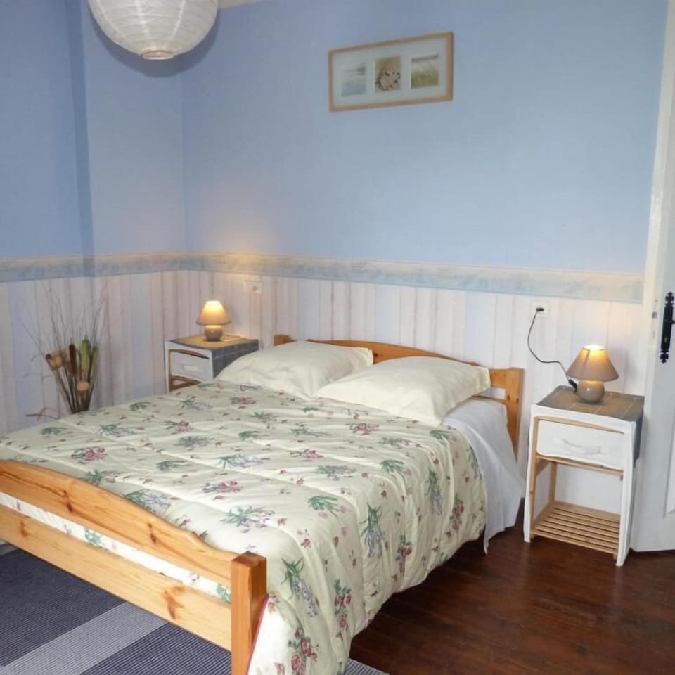 Double Room, 1 Queen Bed, Non Smoking, Pets Not Allowed | Blackout drapes, WiFi (free)