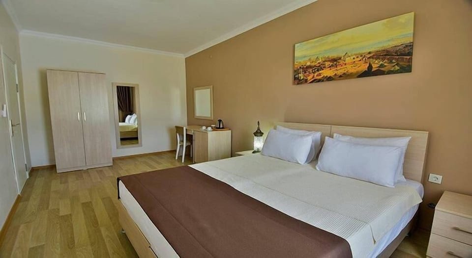 Egyptian cotton sheets, premium bedding, down comforters, pillowtop beds