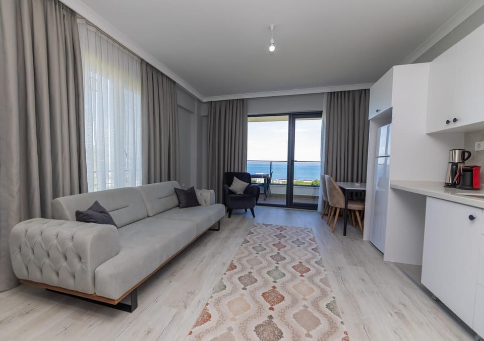 Comfort Apartment, Balcony, Sea View | Living area