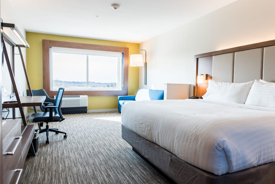 In-room safe, desk, laptop workspace, soundproofing