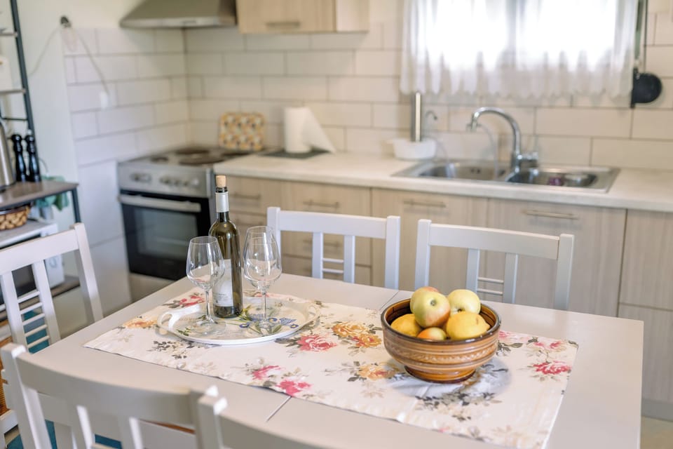 Family House, 2 Bedrooms, Microwave (Antonia's Olive Yard House) | Private kitchen