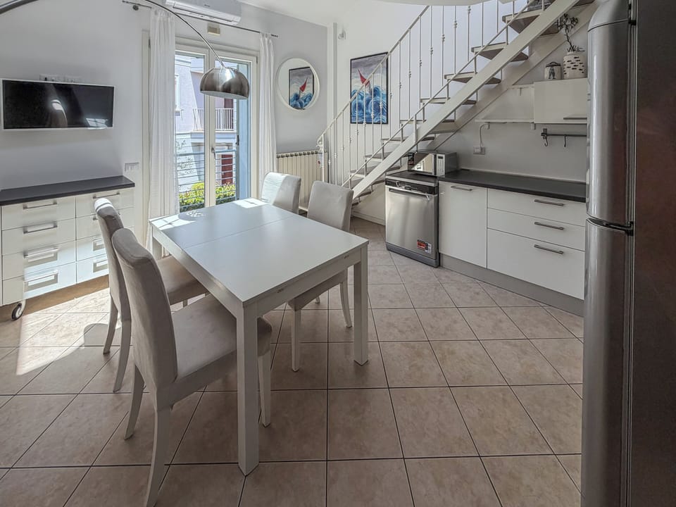 Apartment, Balcony | Dining