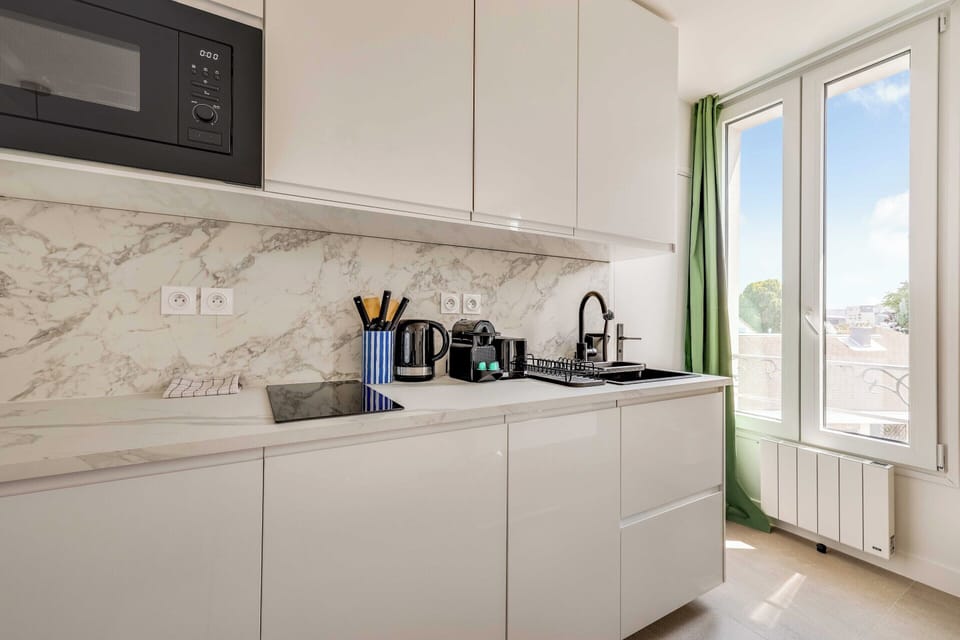 House | Private kitchen | Coffee/tea maker, fridge, microwave, stovetop