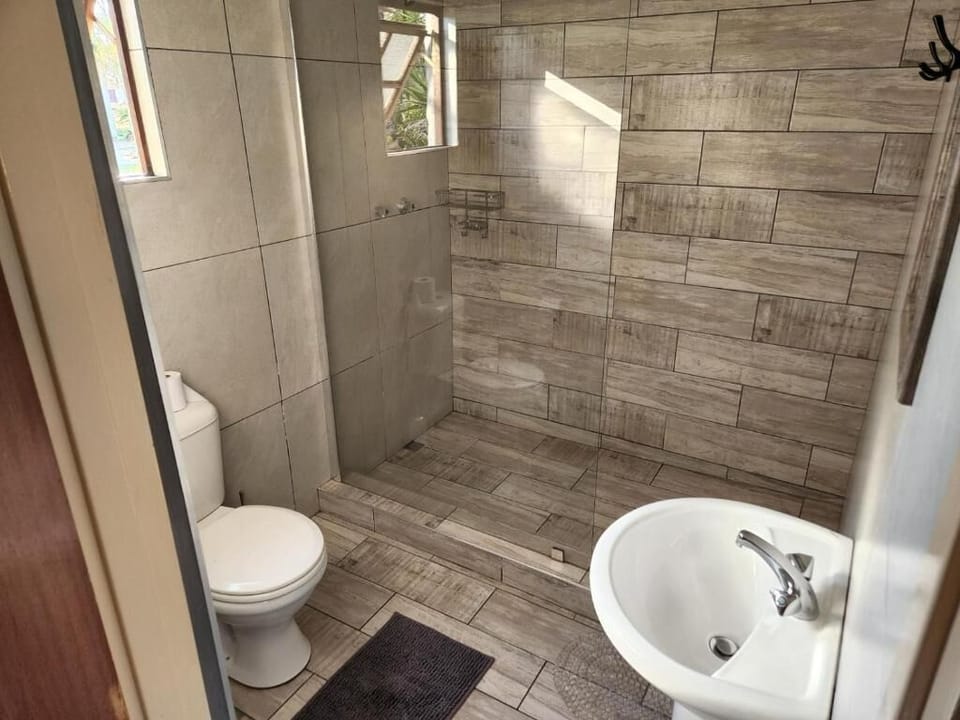 Standard Chalet, Patio, Garden View | Bathroom