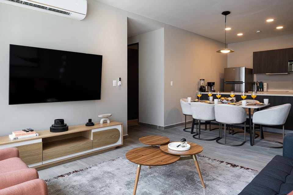 Apartment, 3 Bedrooms, 2 Bathrooms, Mountain View | Living area | Smart TV