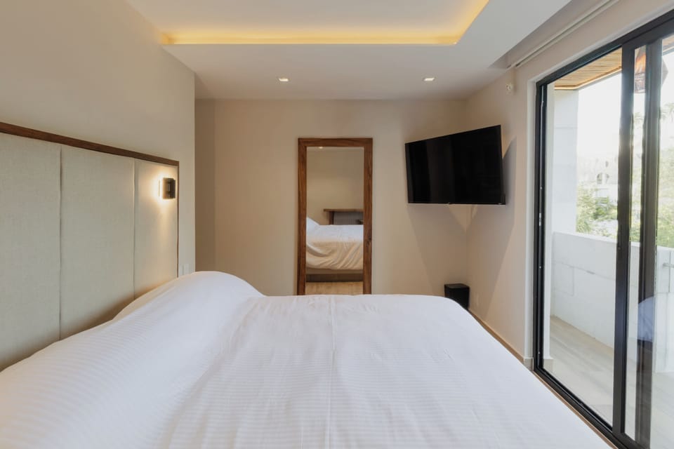 ESTUDIO WITH BALCONY | Iron/ironing board, WiFi (free)