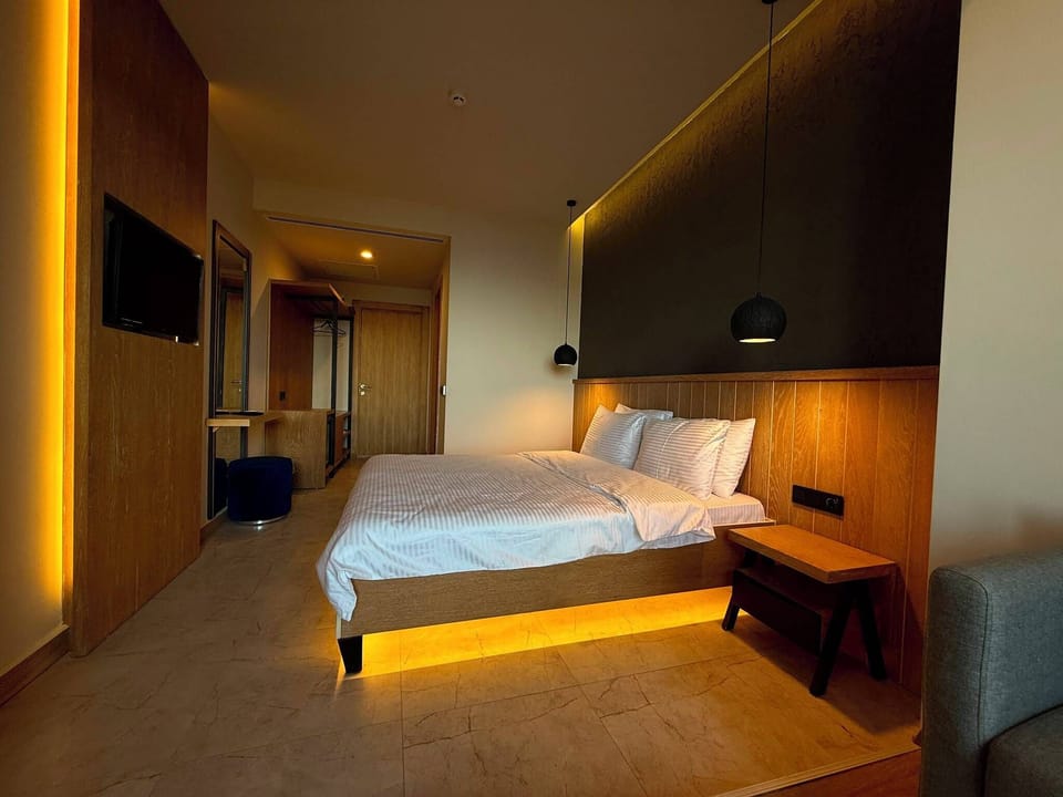 Standard Double or Twin Room, Sea View | In-room safe, laptop workspace, WiFi (free)