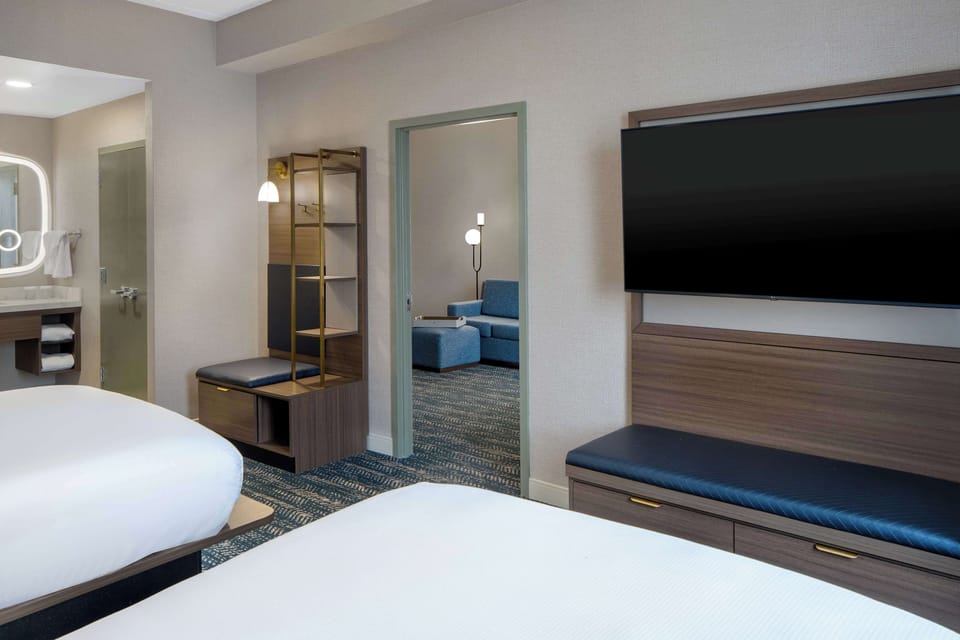 Suite, 2 Double Beds (Falls) | 1 bedroom, premium bedding, pillowtop beds, in-room safe