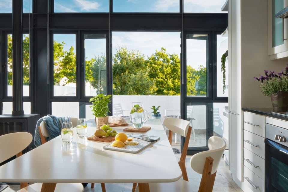 Room, 1 Bedroom | Private kitchen | Full-size fridge, microwave, oven, stovetop