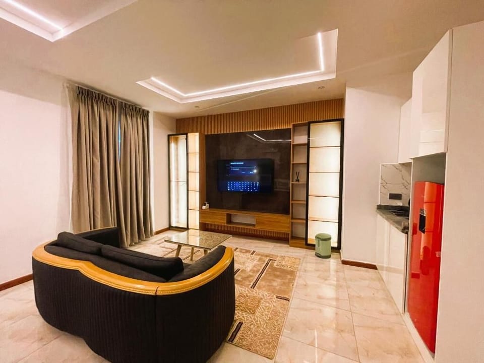 Deluxe Apartment, Balcony, City View | Living area