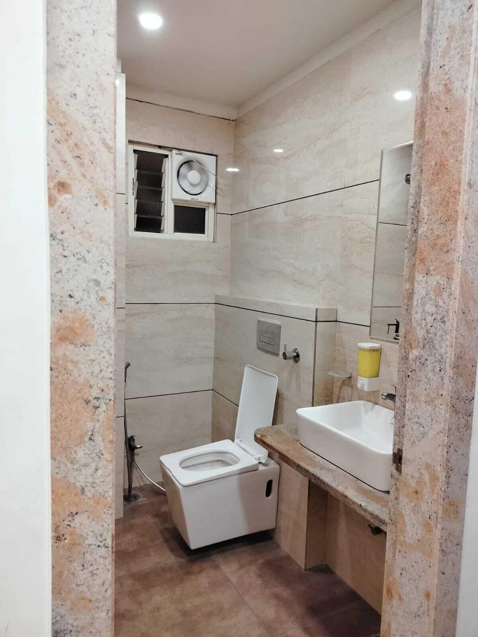 Economy Room | Bathroom
