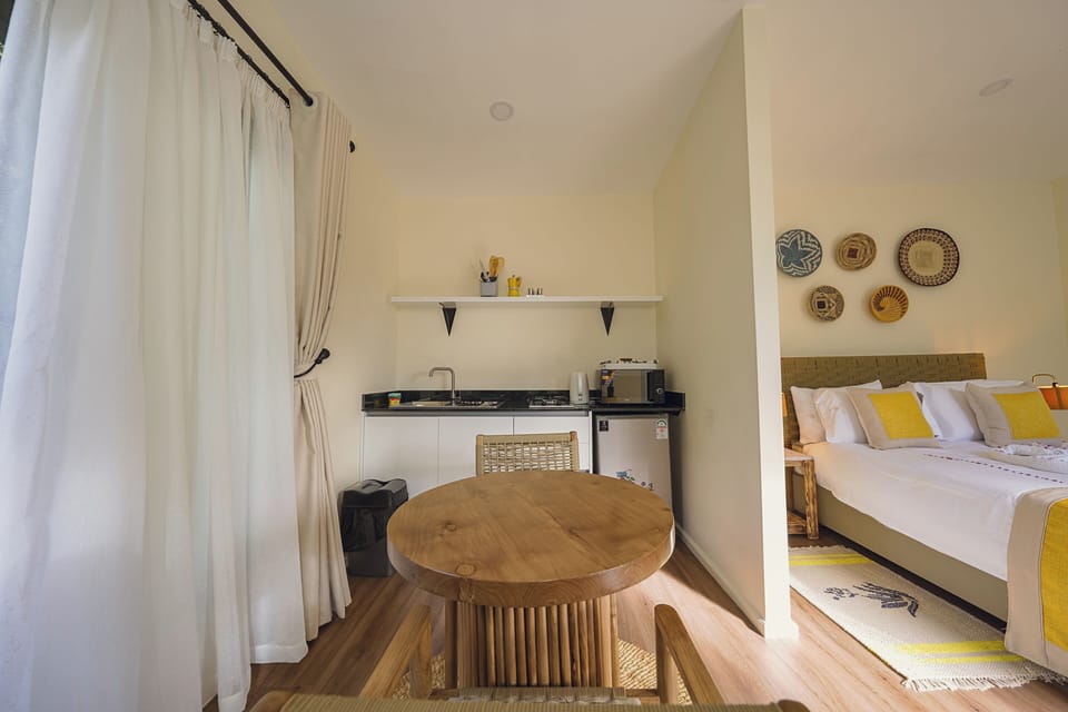 Standard Studio Suite, Valley View | Private kitchen | Coffee/tea maker, fridge, microwave, oven