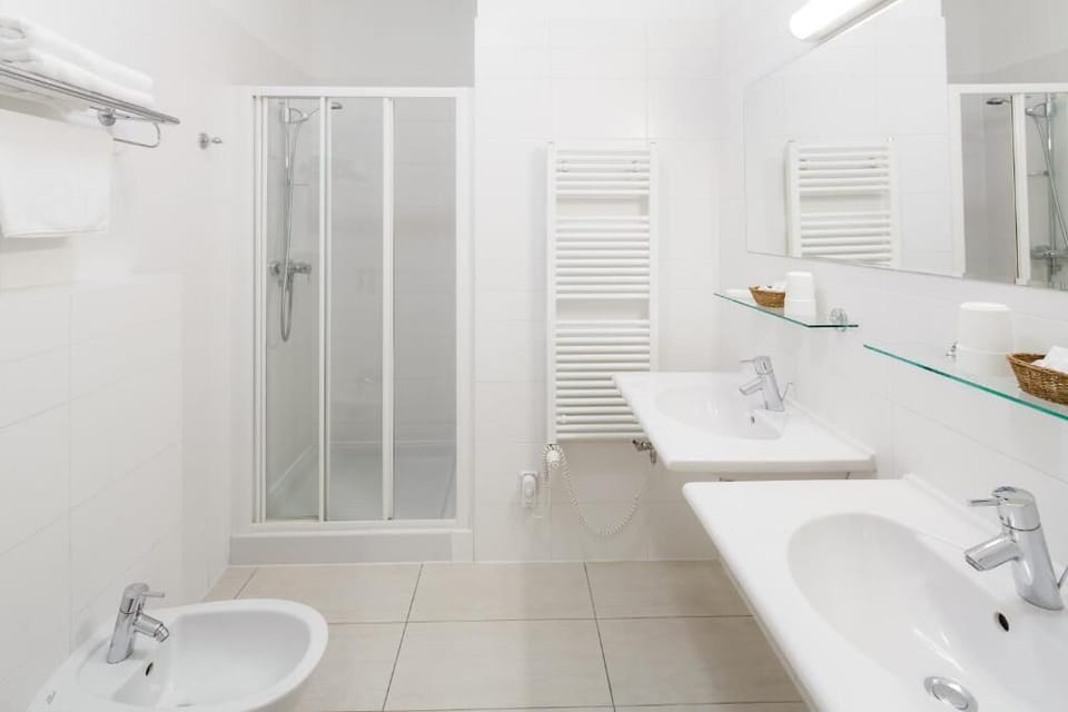 Superior Double Room, City View | Bathroom | Slippers