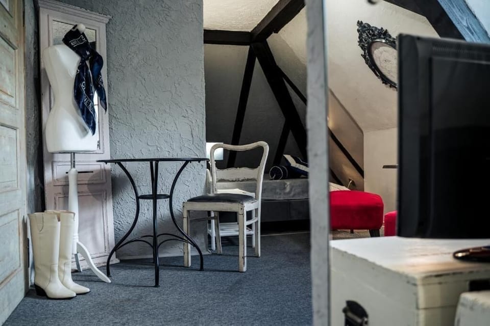 Standard Room, Lake View | Interior