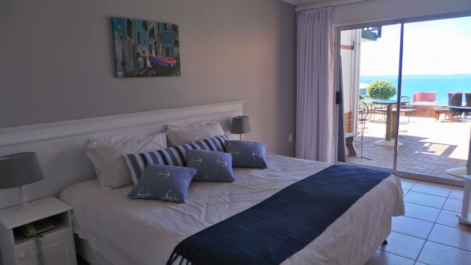 Standard Room | In-room safe, desk, WiFi