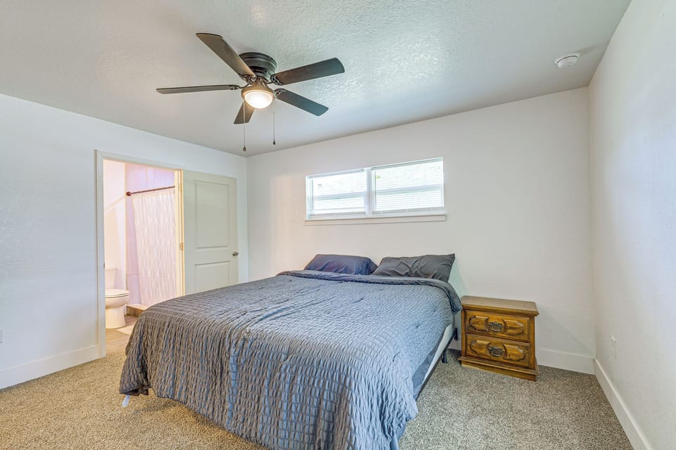 House (2 Bedrooms) | Interior