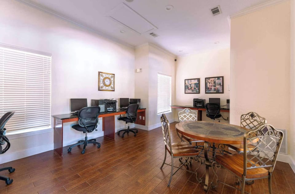Condo, Multiple Beds, Pool Access, Pool View (Disney Getaway at Bella Piazza) | Business center