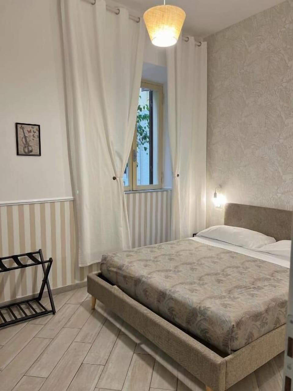 Iron/ironing board, WiFi (free)