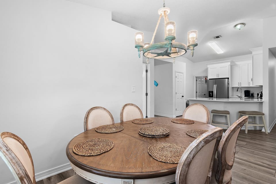 House, Multiple Beds (Saltwater Haven) | Dining