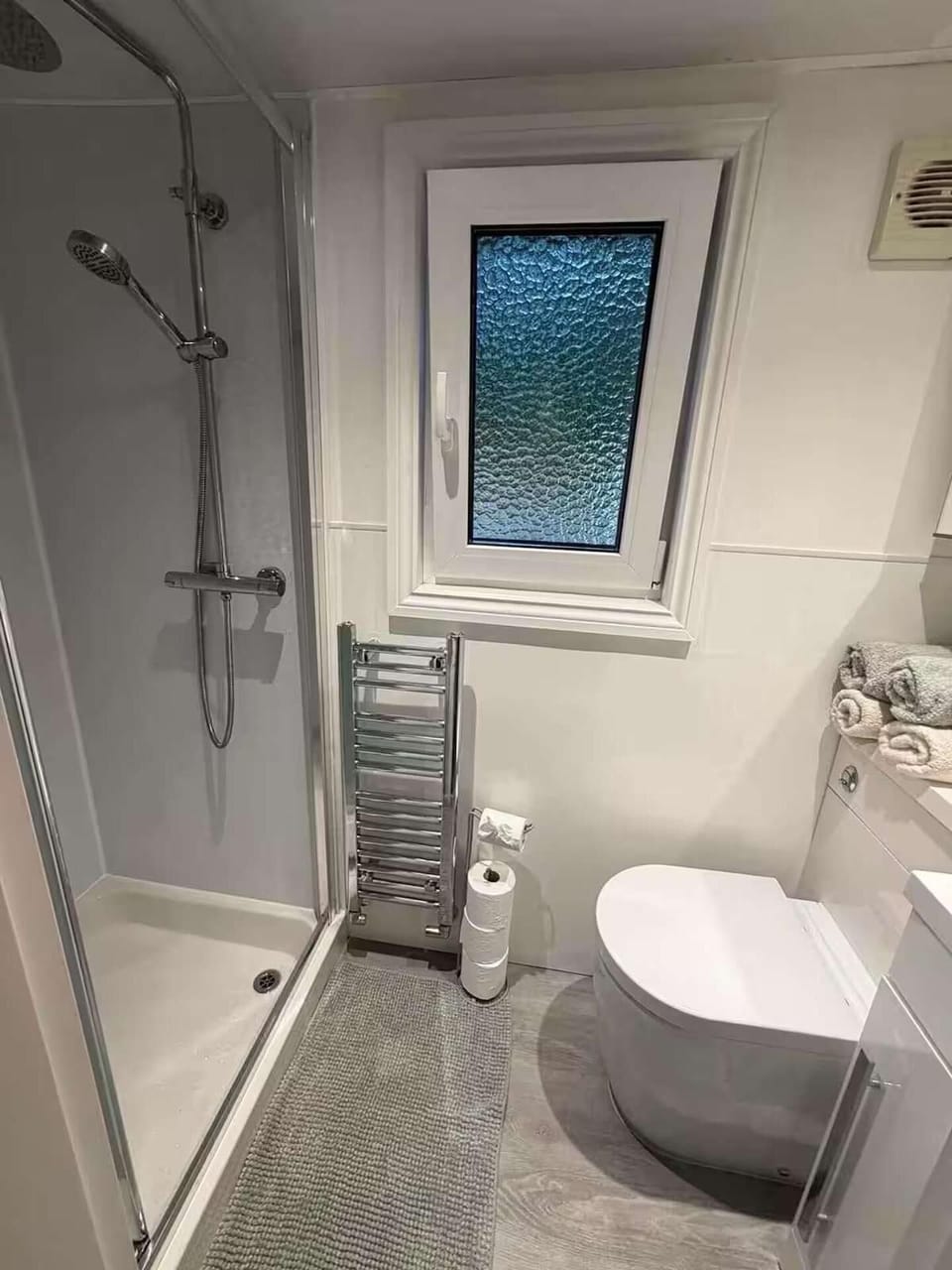 Luxury Home Stay With Privacy and Pet Friendly House in Perth