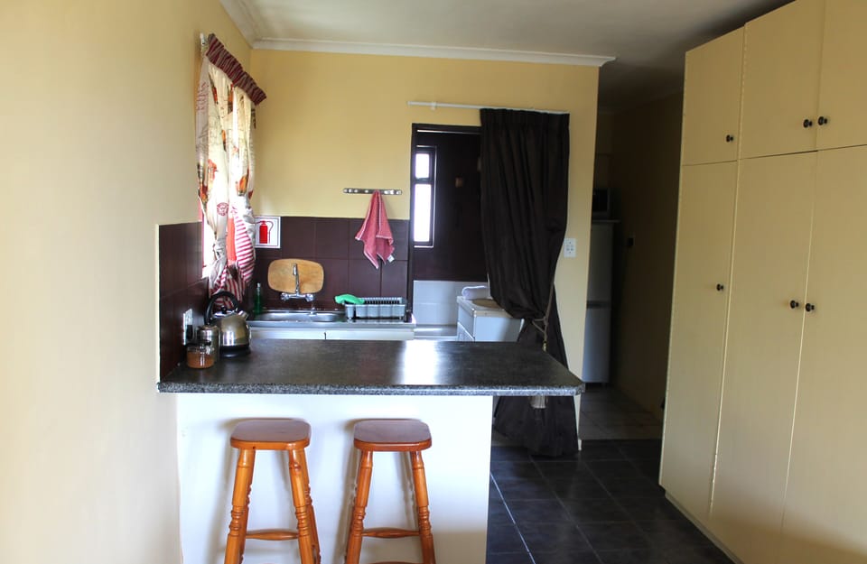 Standard Apartment, 1 Bedroom, Ground Floor | Private kitchenette | Fridge