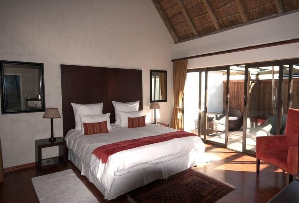 Comfort Double or Twin Room (Twin / Double Rooms ) | Premium bedding, in-room safe, desk, free WiFi