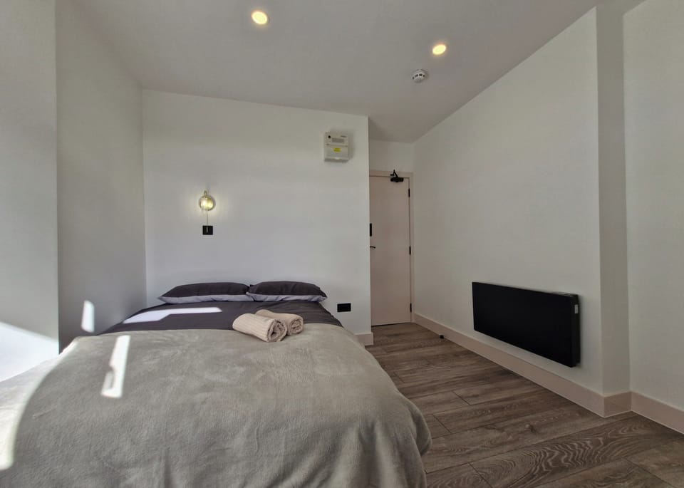 WiFi (free), bed sheets