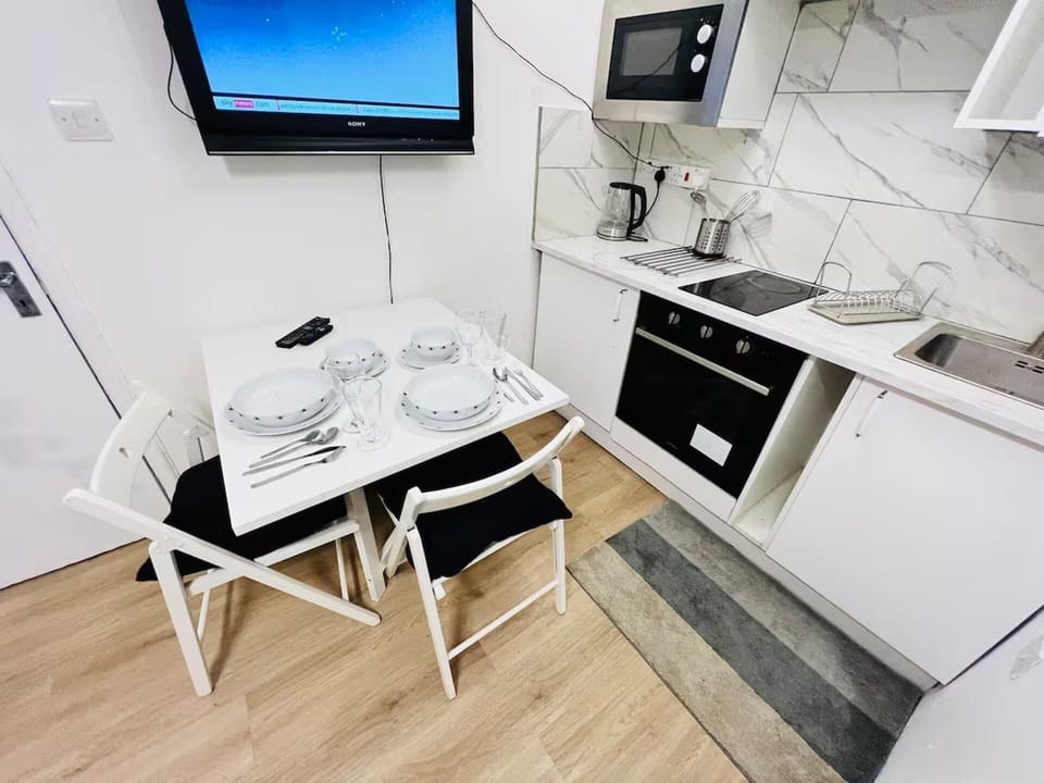 Fridge, microwave, stovetop, electric kettle