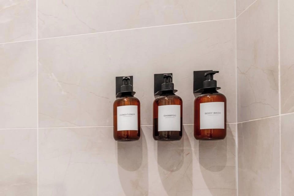 Shower, towels