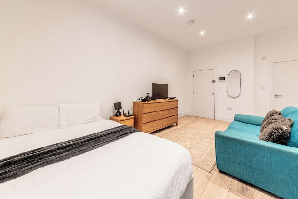 Sleeps 2 - Central - Studio - Wifi - Paid Parking Apartment in Maidstone
