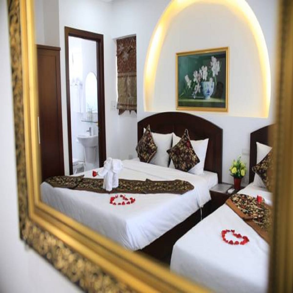 Deluxe Room, Non Smoking, City View | Minibar, in-room safe, soundproofing, WiFi (free)