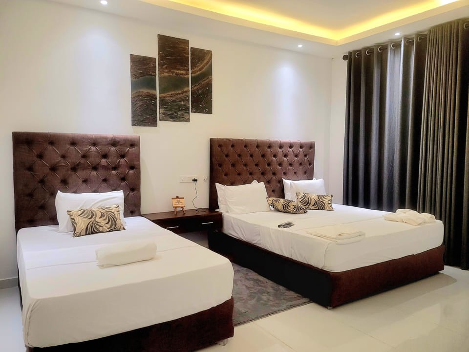 Luxury Triple Room, Pool View | WiFi (free)